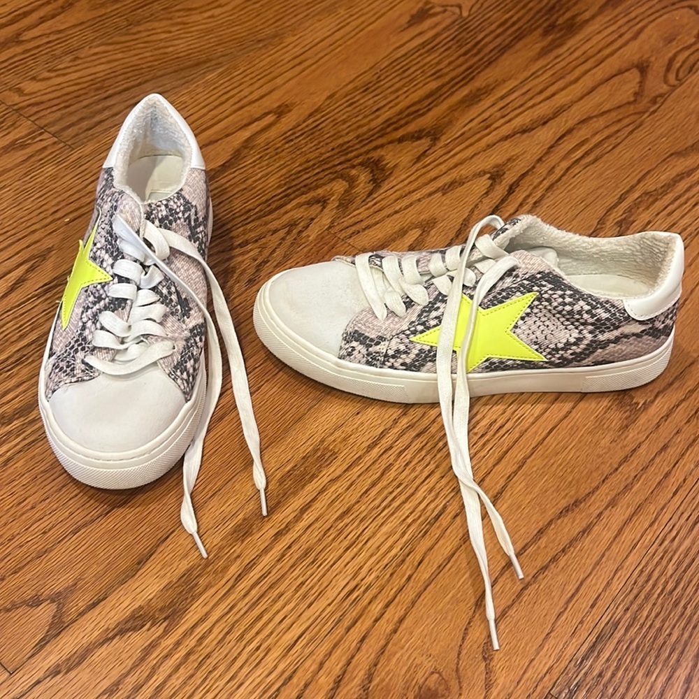 Steven New York Woman’s Sneakers Star Size 8M